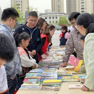 句容市圖書館：創(chuàng)新閱讀方式 引領全民“悅”讀