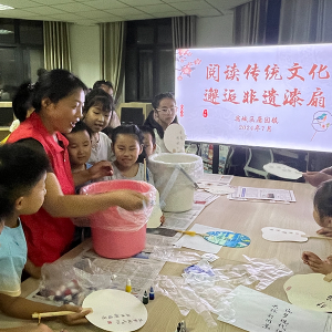 宿遷宿城：農(nóng)家書屋“不打烊” 點(diǎn)亮“七彩夏日”